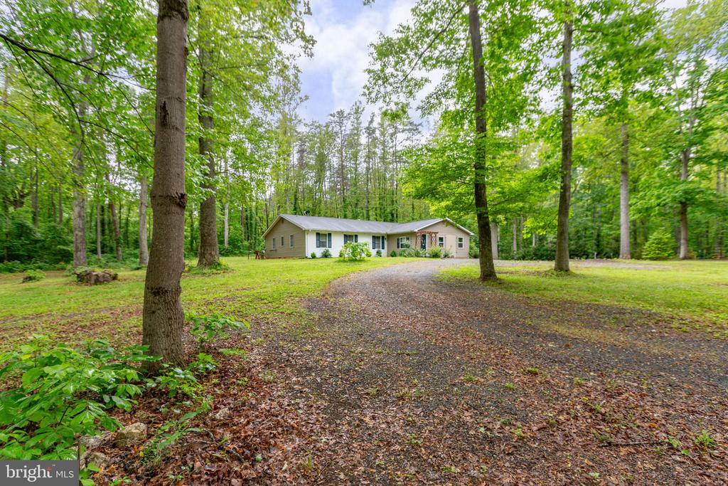 4281 BEAR BUG LN, BEALETON, Virginia 22712, 3 Bedrooms Bedrooms, ,2 BathroomsBathrooms,Residential,4281 BEAR BUG LN,VAFQ2021838 MLS # VAFQ2021838