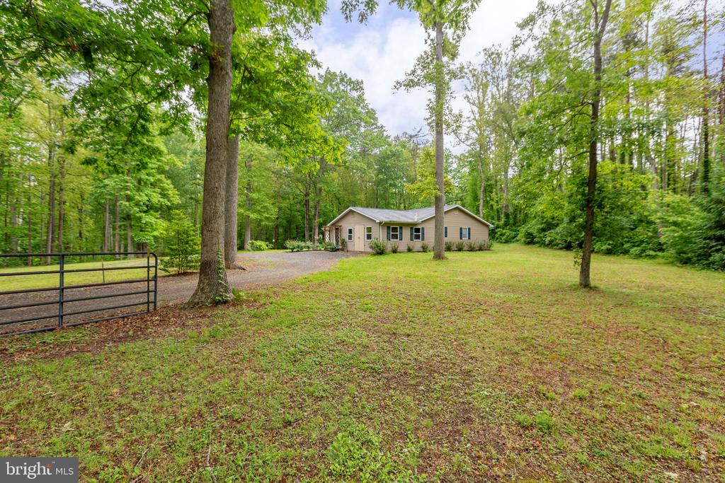 4281 BEAR BUG LN, BEALETON, Virginia 22712, 3 Bedrooms Bedrooms, ,2 BathroomsBathrooms,Residential,4281 BEAR BUG LN,VAFQ2021838 MLS # VAFQ2021838