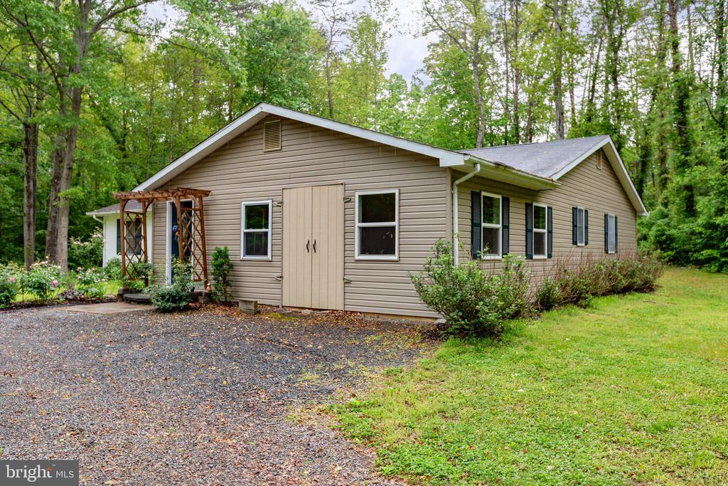 4281 BEAR BUG LN, BEALETON, Virginia 22712, 3 Bedrooms Bedrooms, ,2 BathroomsBathrooms,Residential,4281 BEAR BUG LN,VAFQ2021838 MLS # VAFQ2021838