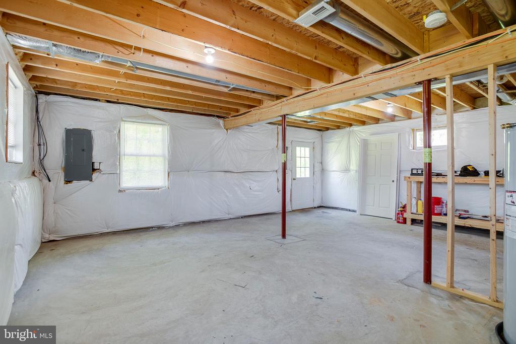 9123 OLD TURNPIKE RD, CULPEPER, Virginia 22701, 4 Bedrooms Bedrooms, ,2 BathroomsBathrooms,Residential,9123 OLD TURNPIKE RD,VACU2013598 MLS # VACU2013598