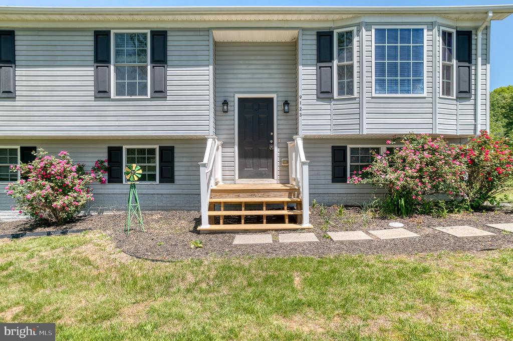 9123 OLD TURNPIKE RD, CULPEPER, Virginia 22701, 4 Bedrooms Bedrooms, ,2 BathroomsBathrooms,Residential,9123 OLD TURNPIKE RD,VACU2013598 MLS # VACU2013598