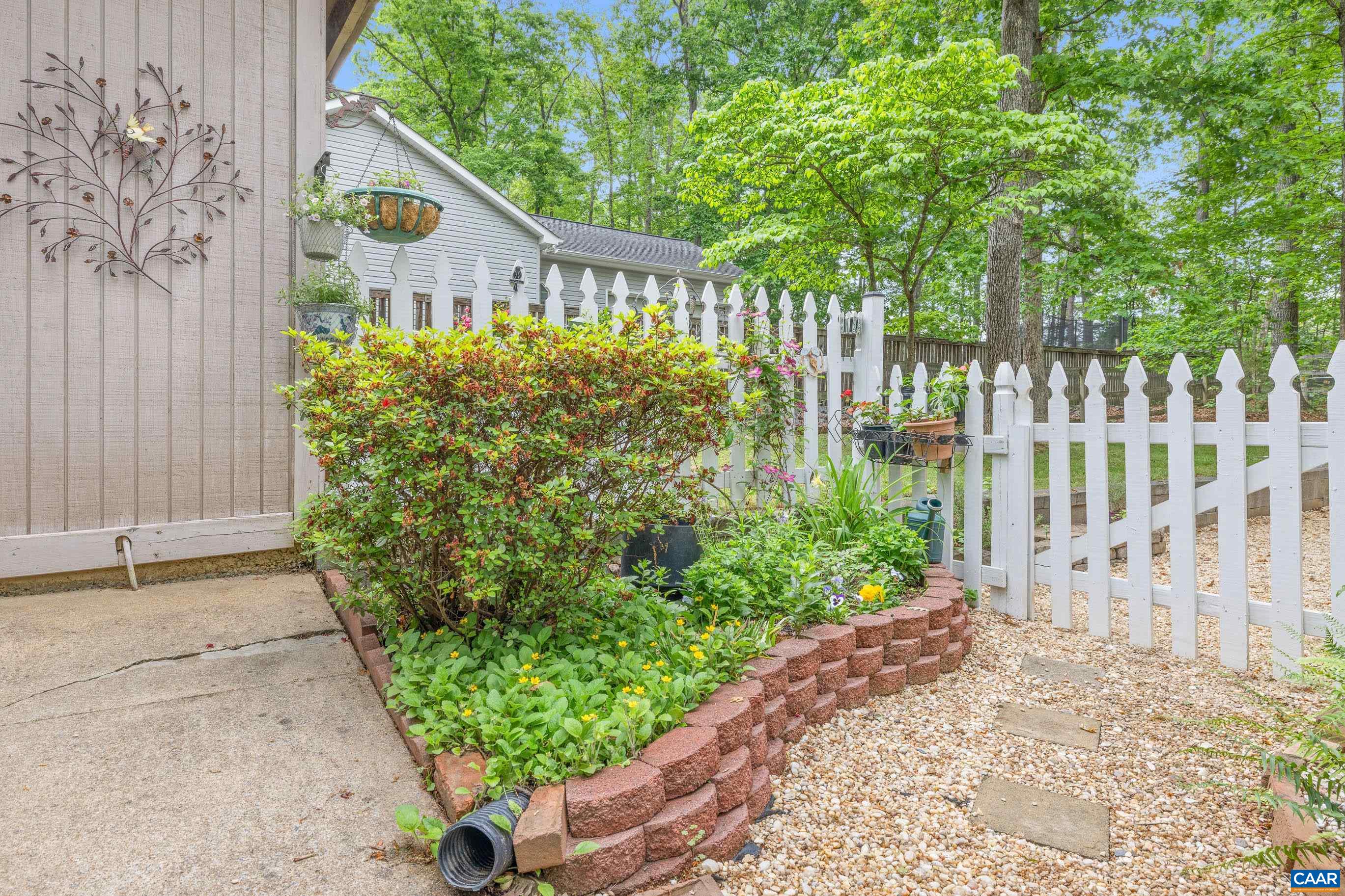9 GLEN BURNIE RD, PALMYRA, Virginia 22963, 3 Bedrooms Bedrooms, ,2 BathroomsBathrooms,Residential,9 GLEN BURNIE RD,676923 MLS # 676923
