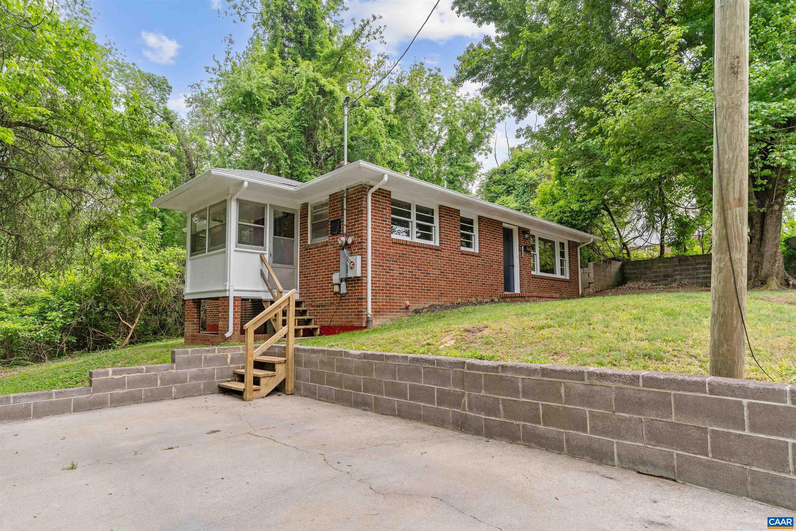 108 VAUGHAN DR, FARMVILLE, Virginia 23901, 2 Bedrooms Bedrooms, ,1 BathroomBathrooms,Residential,108 VAUGHAN DR,676944 MLS # 676944