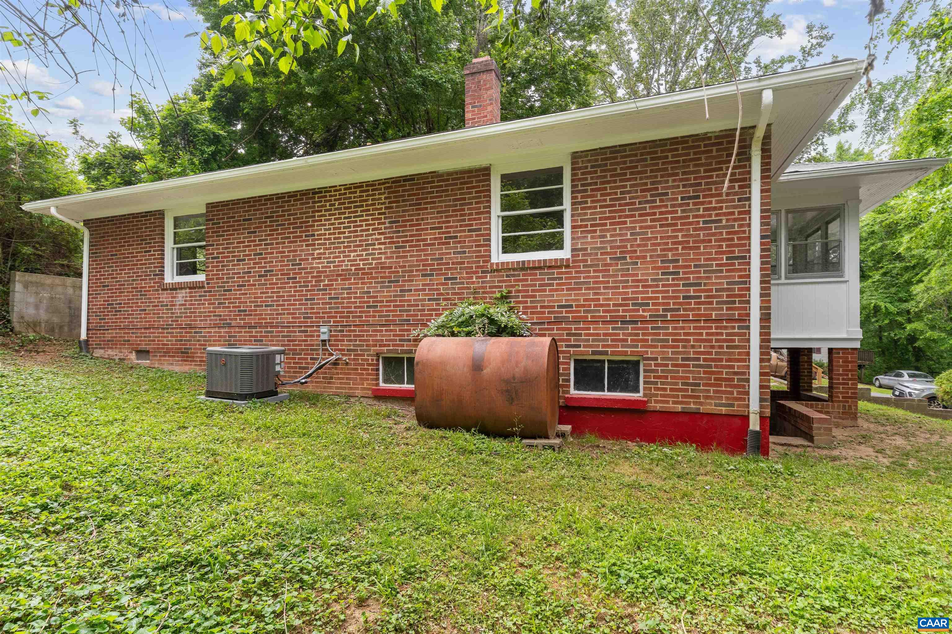 108 VAUGHAN DR, FARMVILLE, Virginia 23901, 2 Bedrooms Bedrooms, ,1 BathroomBathrooms,Residential,108 VAUGHAN DR,676944 MLS # 676944