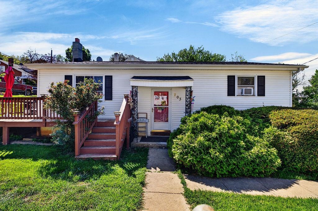 203 HALL ST, STAUNTON, Virginia 24401, 4 Bedrooms Bedrooms, ,1 BathroomBathrooms,Residential,203 HALL ST,676946 MLS # 676946