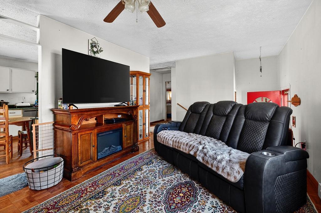 203 HALL ST, STAUNTON, Virginia 24401, 4 Bedrooms Bedrooms, ,1 BathroomBathrooms,Residential,203 HALL ST,676946 MLS # 676946