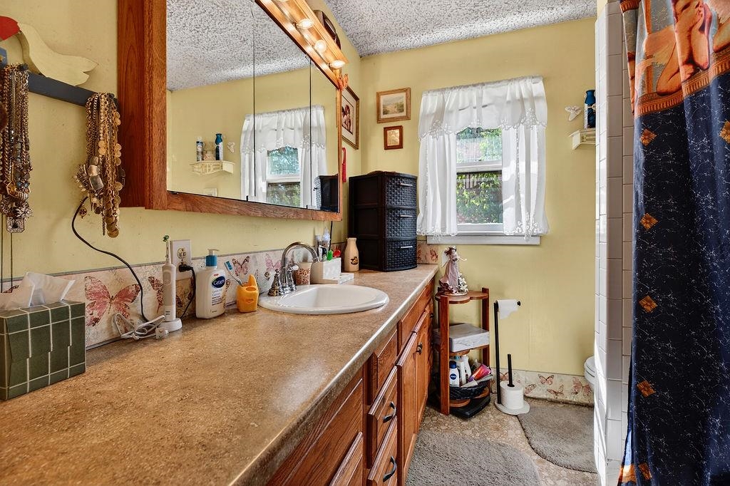 203 HALL ST, STAUNTON, Virginia 24401, 4 Bedrooms Bedrooms, ,1 BathroomBathrooms,Residential,203 HALL ST,676946 MLS # 676946