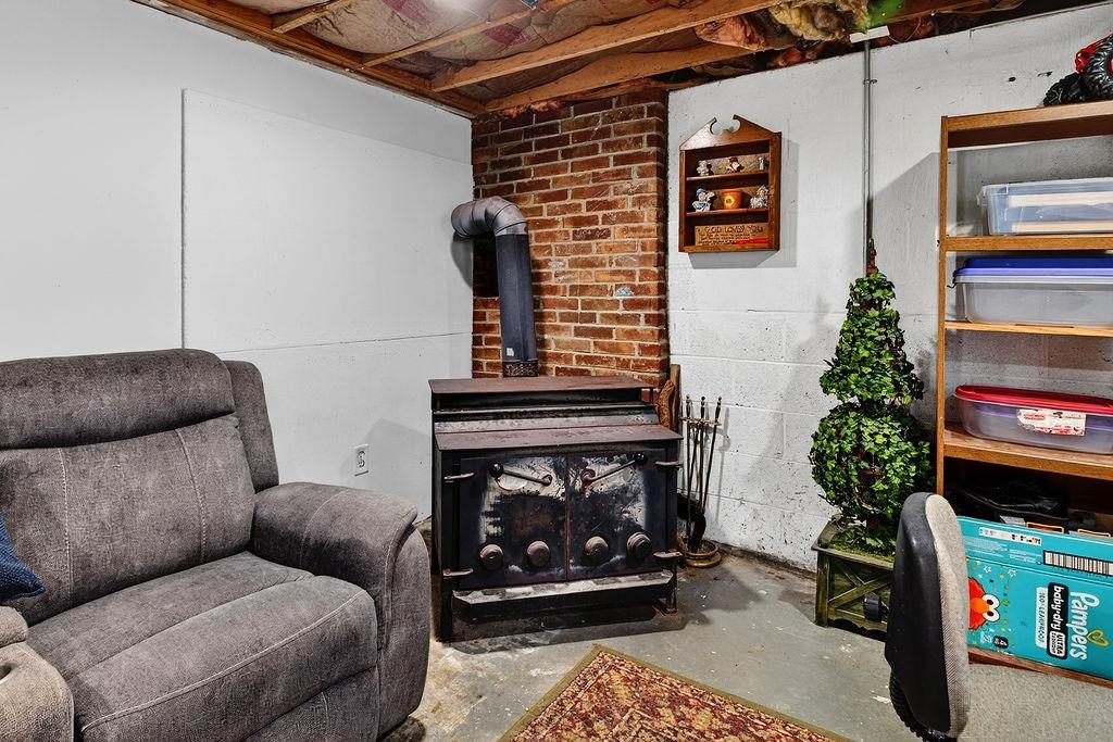 203 HALL ST, STAUNTON, Virginia 24401, 4 Bedrooms Bedrooms, ,1 BathroomBathrooms,Residential,203 HALL ST,676946 MLS # 676946