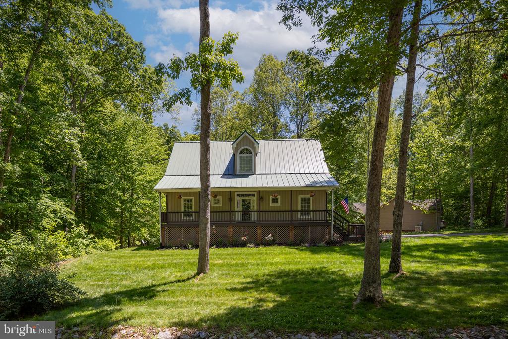 197 OAKLEIGH LN, BUMPASS, Virginia 23024, 5 Bedrooms Bedrooms, ,3 BathroomsBathrooms,Residential,197 OAKLEIGH LN,VALA2009726 MLS # VALA2009726