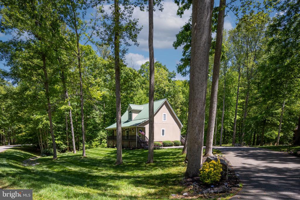 197 OAKLEIGH LN, BUMPASS, Virginia 23024, 5 Bedrooms Bedrooms, ,3 BathroomsBathrooms,Residential,197 OAKLEIGH LN,VALA2009726 MLS # VALA2009726
