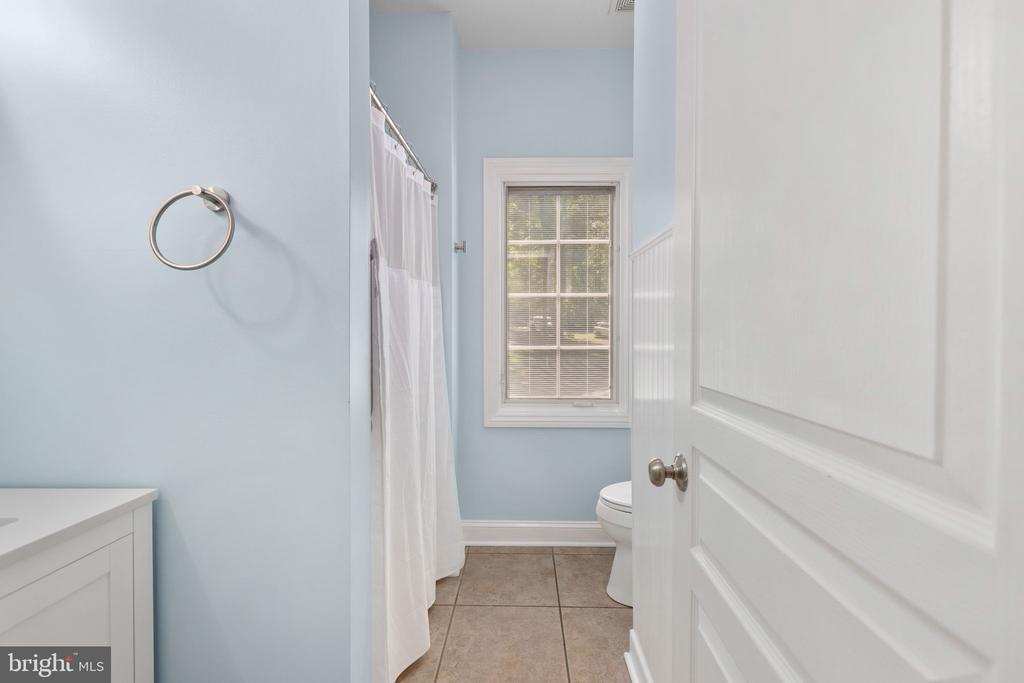 197 OAKLEIGH LN, BUMPASS, Virginia 23024, 5 Bedrooms Bedrooms, ,3 BathroomsBathrooms,Residential,197 OAKLEIGH LN,VALA2009726 MLS # VALA2009726
