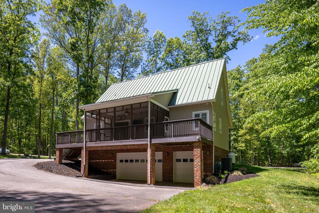 197 OAKLEIGH LN, BUMPASS, Virginia 23024, 5 Bedrooms Bedrooms, ,3 BathroomsBathrooms,Residential,197 OAKLEIGH LN,VALA2009726 MLS # VALA2009726