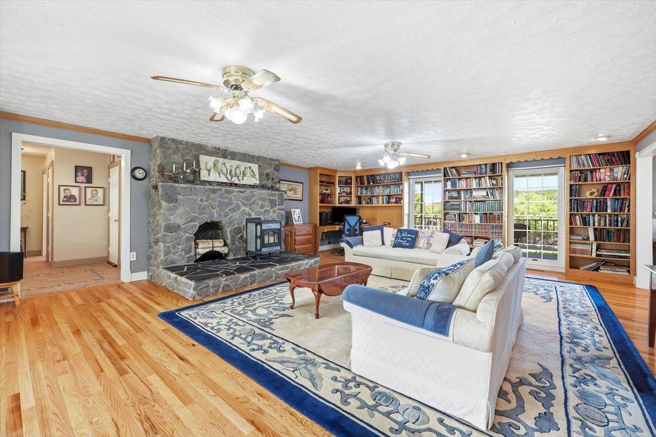 194 DEEP MEADOW DR, FISHERSVILLE, Virginia 22939, 4 Bedrooms Bedrooms, ,3 BathroomsBathrooms,Residential,194 DEEP MEADOW DR,676956 MLS # 676956