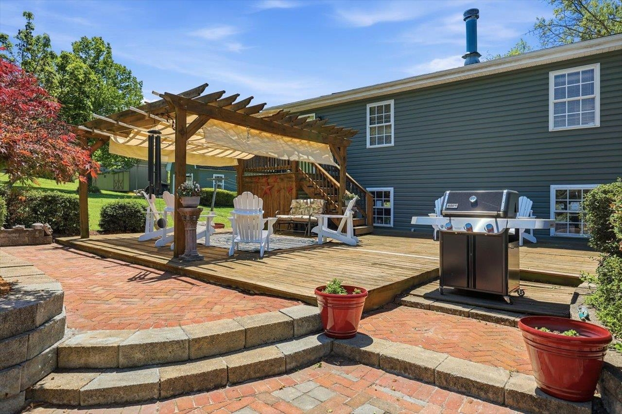 194 DEEP MEADOW DR, FISHERSVILLE, Virginia 22939, 4 Bedrooms Bedrooms, ,3 BathroomsBathrooms,Residential,194 DEEP MEADOW DR,676956 MLS # 676956