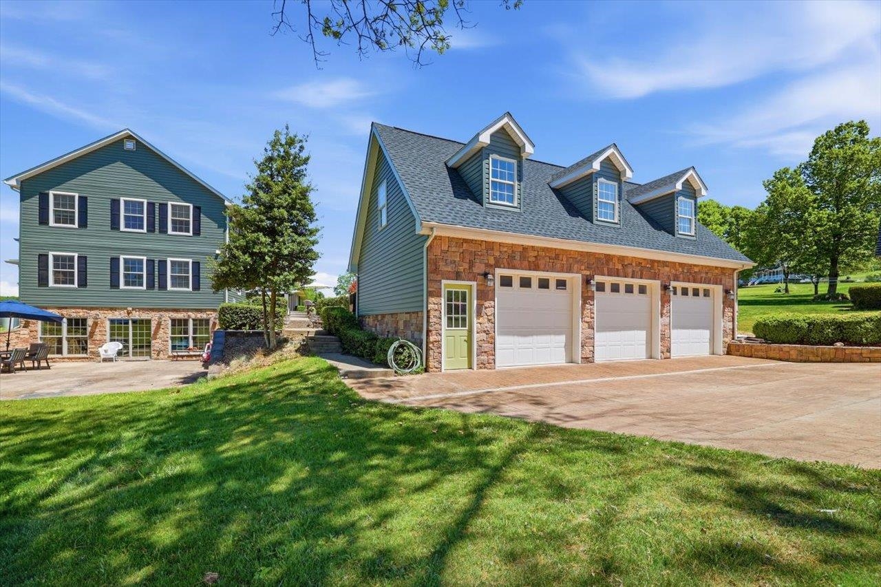 194 DEEP MEADOW DR, FISHERSVILLE, Virginia 22939, 4 Bedrooms Bedrooms, ,3 BathroomsBathrooms,Residential,194 DEEP MEADOW DR,676956 MLS # 676956