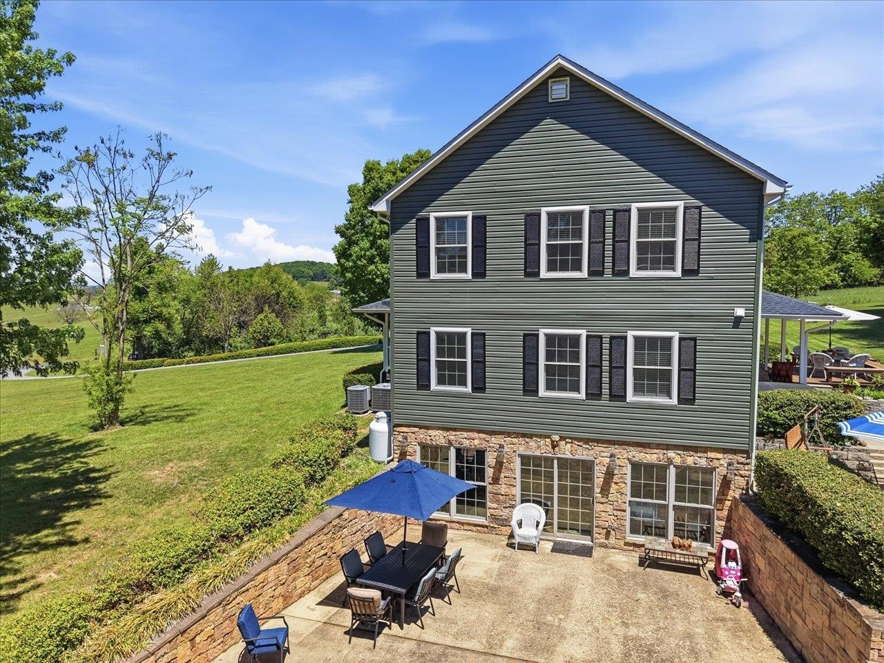 194 DEEP MEADOW DR, FISHERSVILLE, Virginia 22939, 4 Bedrooms Bedrooms, ,3 BathroomsBathrooms,Residential,194 DEEP MEADOW DR,676956 MLS # 676956
