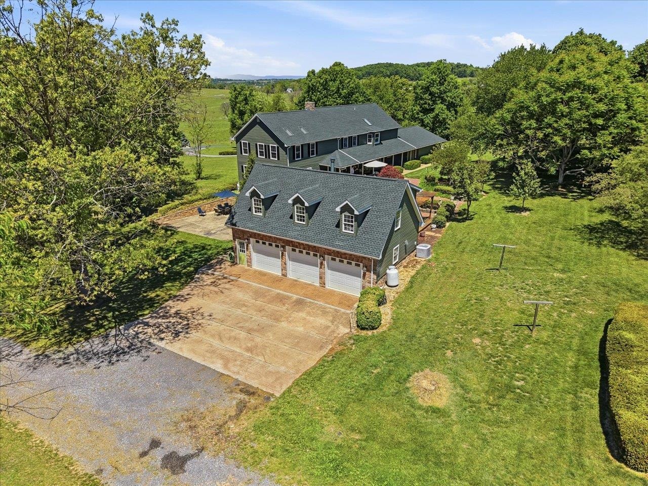 194 DEEP MEADOW DR, FISHERSVILLE, Virginia 22939, 4 Bedrooms Bedrooms, ,3 BathroomsBathrooms,Residential,194 DEEP MEADOW DR,676956 MLS # 676956