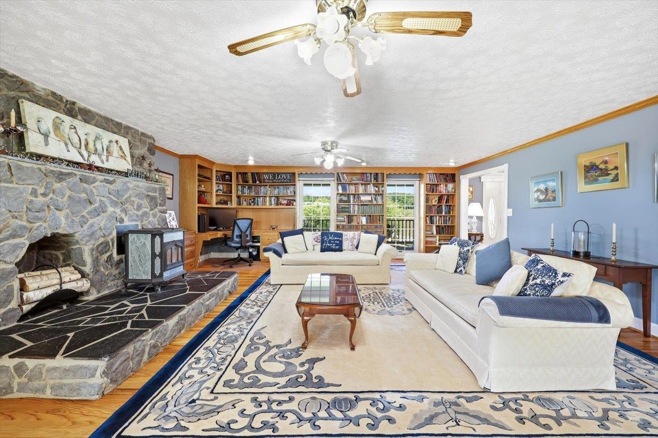 194 DEEP MEADOW DR, FISHERSVILLE, Virginia 22939, 4 Bedrooms Bedrooms, ,3 BathroomsBathrooms,Residential,194 DEEP MEADOW DR,676956 MLS # 676956