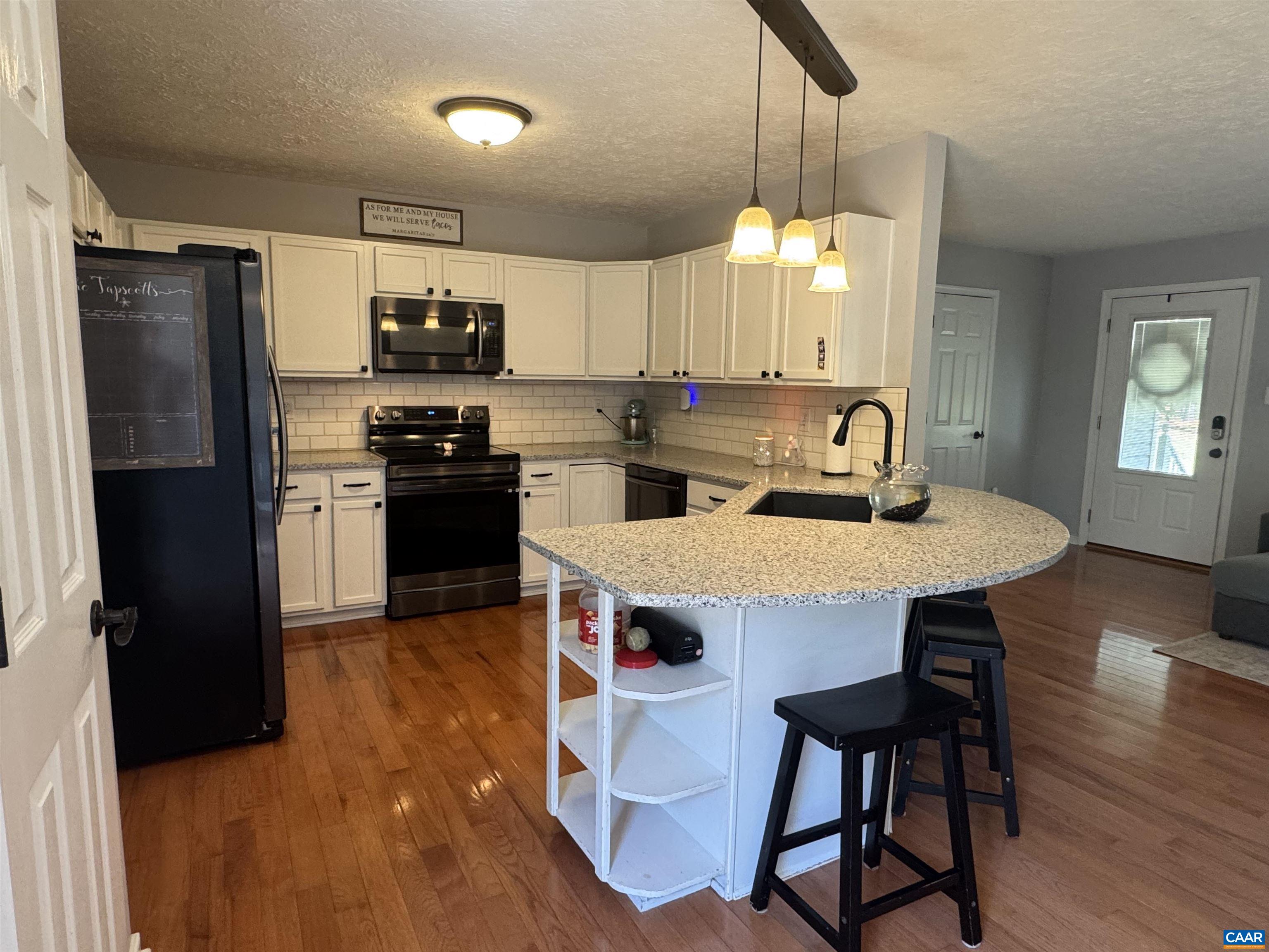 1121 HARDWARE RD, SCOTTSVILLE, Virginia 24590, 3 Bedrooms Bedrooms, ,2 BathroomsBathrooms,Residential,1121 HARDWARE RD,676810 MLS # 676810