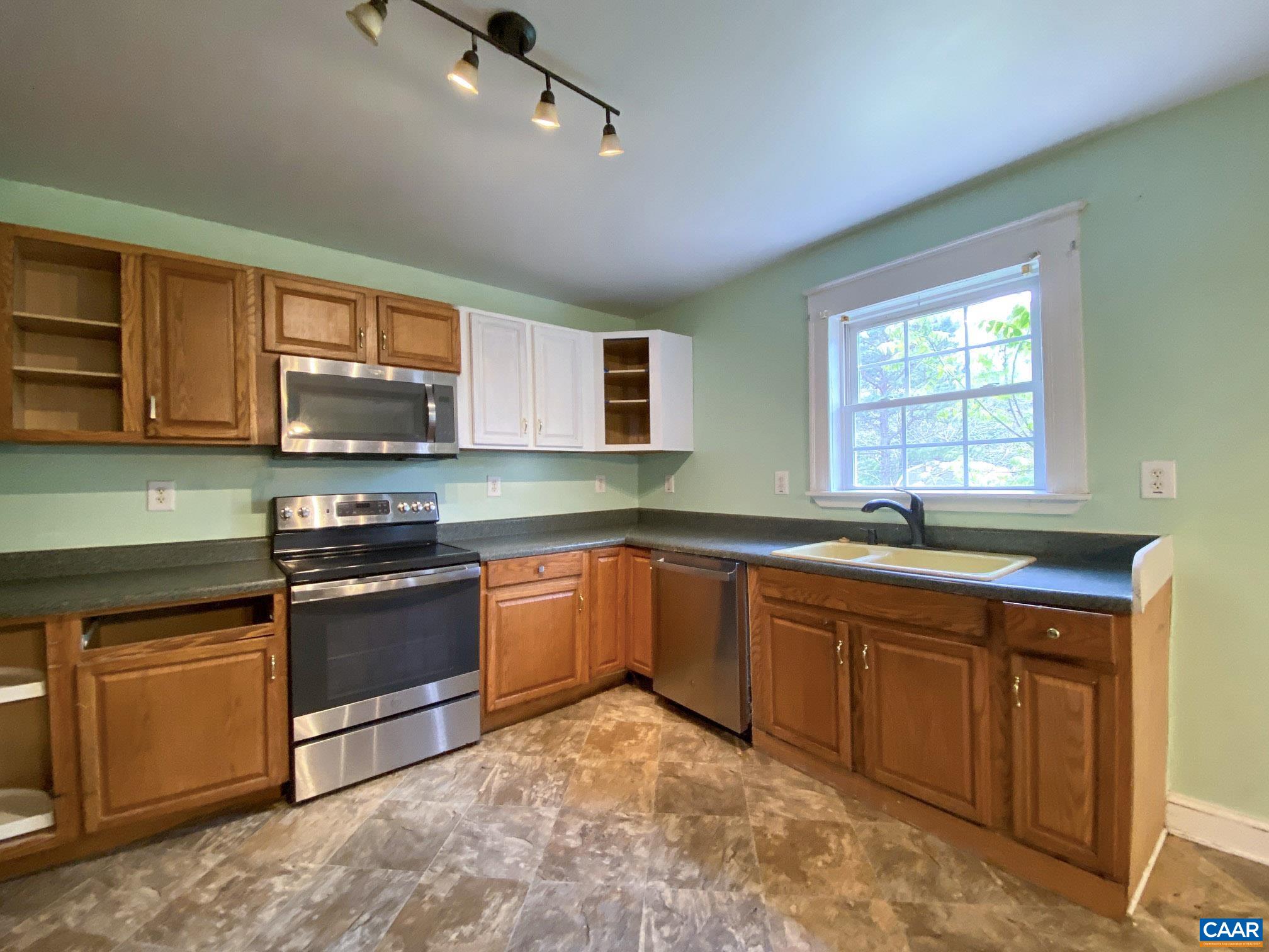 405 E KING ST, GORDONSVILLE, Virginia 22942, 3 Bedrooms Bedrooms, ,2 BathroomsBathrooms,Residential,405 E KING ST,676957 MLS # 676957 405 E KING ST, GORDONSVILLE, Virginia 22942, 3 Bedrooms Bedrooms, ,2 BathroomsBathrooms,Residential,405 E KING ST,676957 MLS # 676957