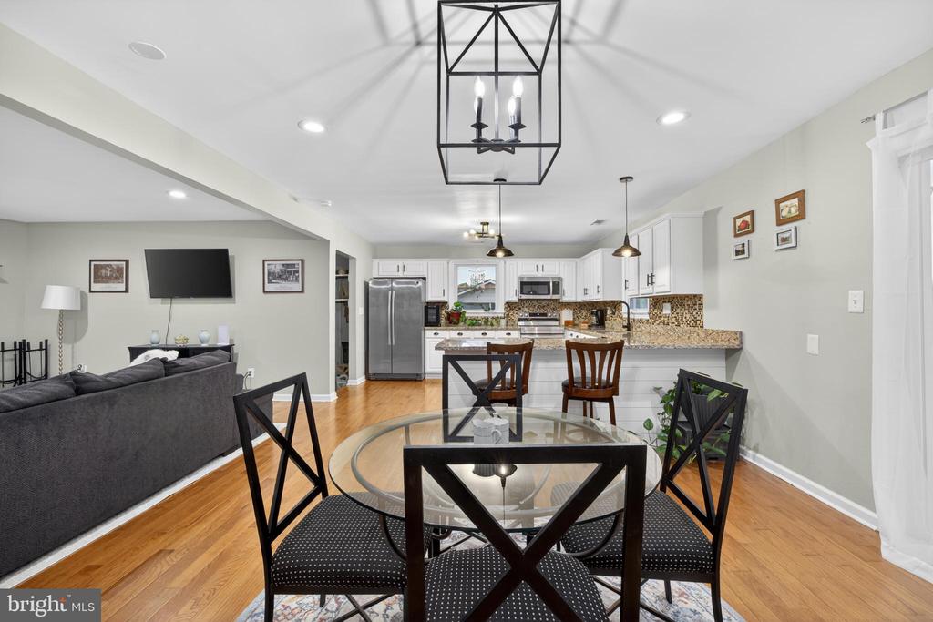 13656 POST OAK RD, SPOTSYLVANIA, Virginia 22551, 3 Bedrooms Bedrooms, ,2 BathroomsBathrooms,Residential,13656 POST OAK RD,VASP2041434 MLS # VASP2041434