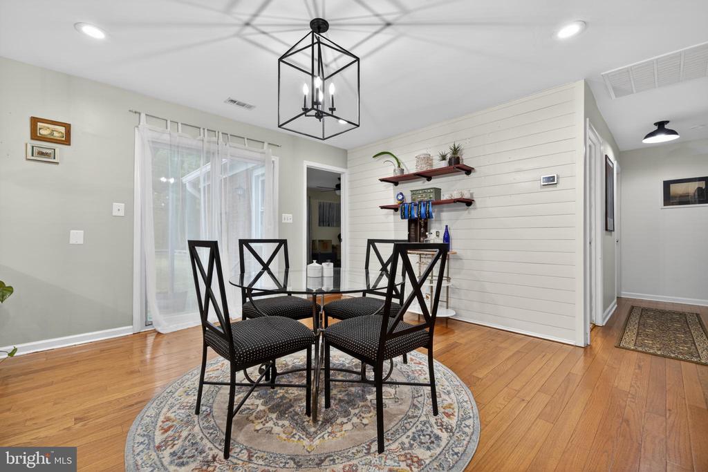 13656 POST OAK RD, SPOTSYLVANIA, Virginia 22551, 3 Bedrooms Bedrooms, ,2 BathroomsBathrooms,Residential,13656 POST OAK RD,VASP2041434 MLS # VASP2041434