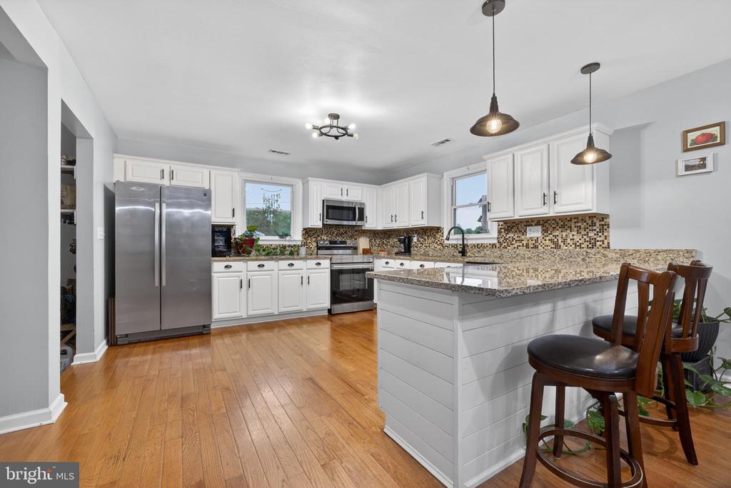 13656 POST OAK RD, SPOTSYLVANIA, Virginia 22551, 3 Bedrooms Bedrooms, ,2 BathroomsBathrooms,Residential,13656 POST OAK RD,VASP2041434 MLS # VASP2041434