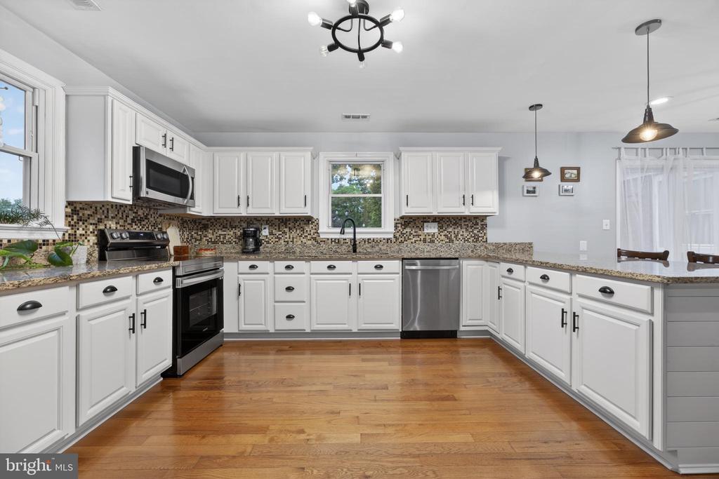 13656 POST OAK RD, SPOTSYLVANIA, Virginia 22551, 3 Bedrooms Bedrooms, ,2 BathroomsBathrooms,Residential,13656 POST OAK RD,VASP2041434 MLS # VASP2041434