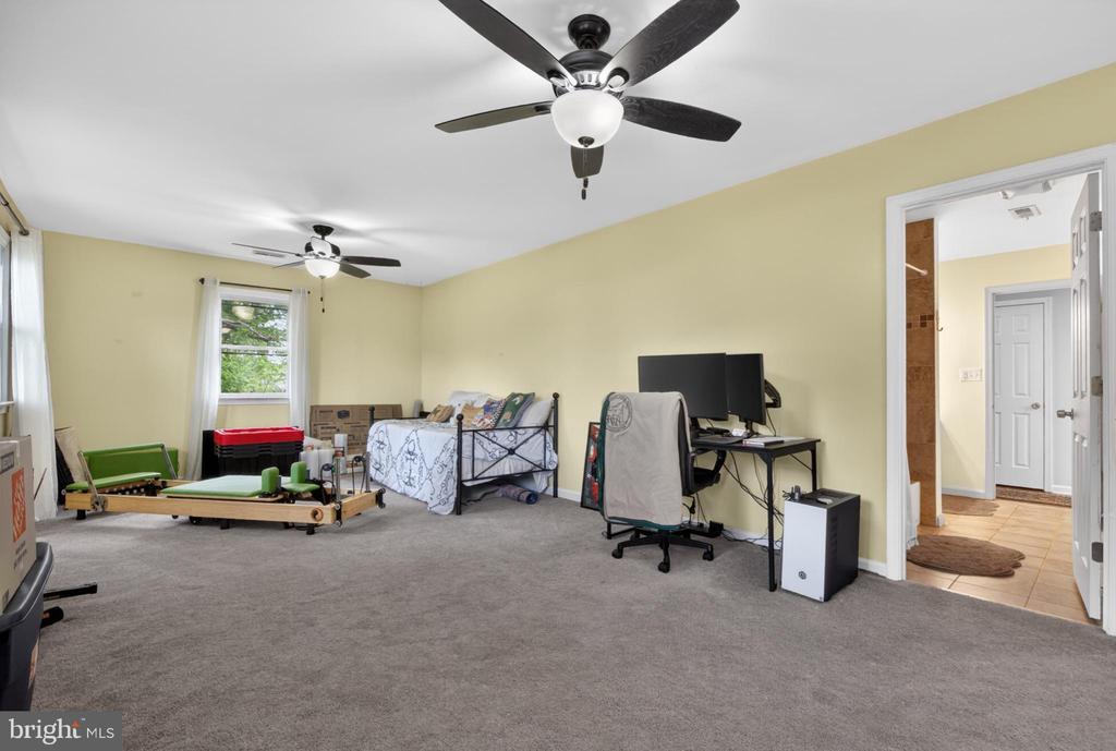 13656 POST OAK RD, SPOTSYLVANIA, Virginia 22551, 3 Bedrooms Bedrooms, ,2 BathroomsBathrooms,Residential,13656 POST OAK RD,VASP2041434 MLS # VASP2041434