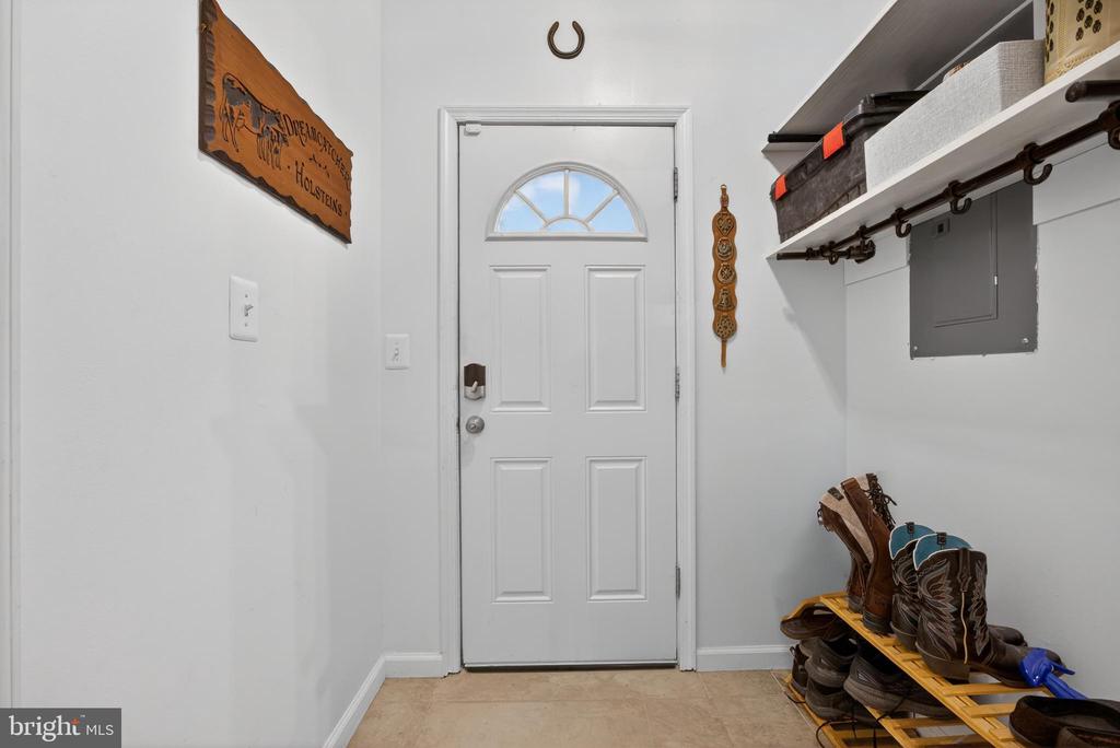 13656 POST OAK RD, SPOTSYLVANIA, Virginia 22551, 3 Bedrooms Bedrooms, ,2 BathroomsBathrooms,Residential,13656 POST OAK RD,VASP2041434 MLS # VASP2041434