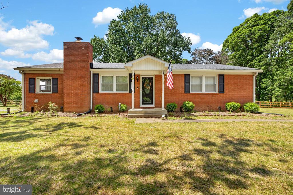 13656 POST OAK RD, SPOTSYLVANIA, Virginia 22551, 3 Bedrooms Bedrooms, ,2 BathroomsBathrooms,Residential,13656 POST OAK RD,VASP2041434 MLS # VASP2041434