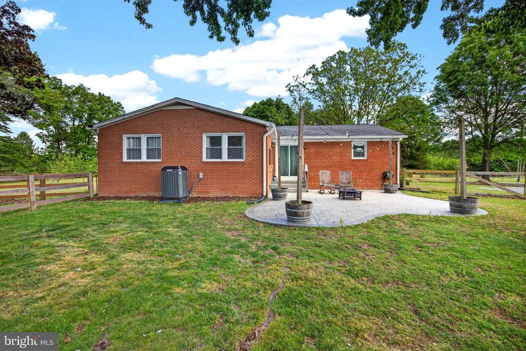 13656 POST OAK RD, SPOTSYLVANIA, Virginia 22551, 3 Bedrooms Bedrooms, ,2 BathroomsBathrooms,Residential,13656 POST OAK RD,VASP2041434 MLS # VASP2041434