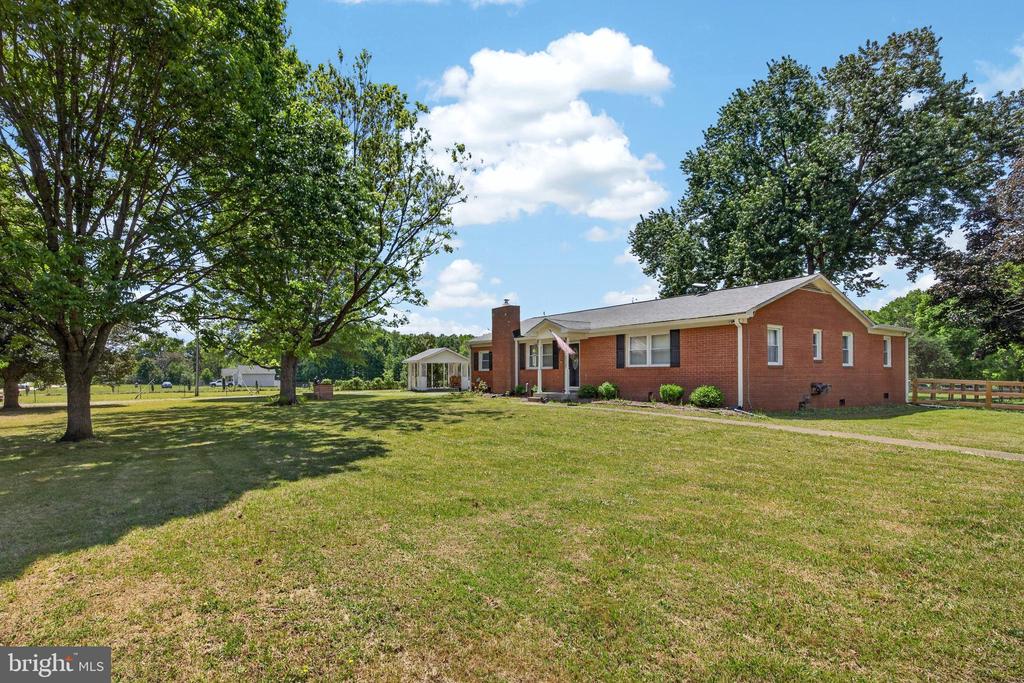 13656 POST OAK RD, SPOTSYLVANIA, Virginia 22551, 3 Bedrooms Bedrooms, ,2 BathroomsBathrooms,Residential,13656 POST OAK RD,VASP2041434 MLS # VASP2041434