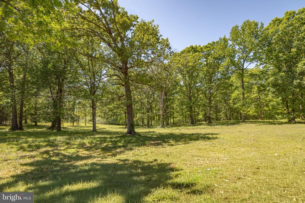 13656 POST OAK RD, SPOTSYLVANIA, Virginia 22551, 3 Bedrooms Bedrooms, ,2 BathroomsBathrooms,Residential,13656 POST OAK RD,VASP2041434 MLS # VASP2041434
