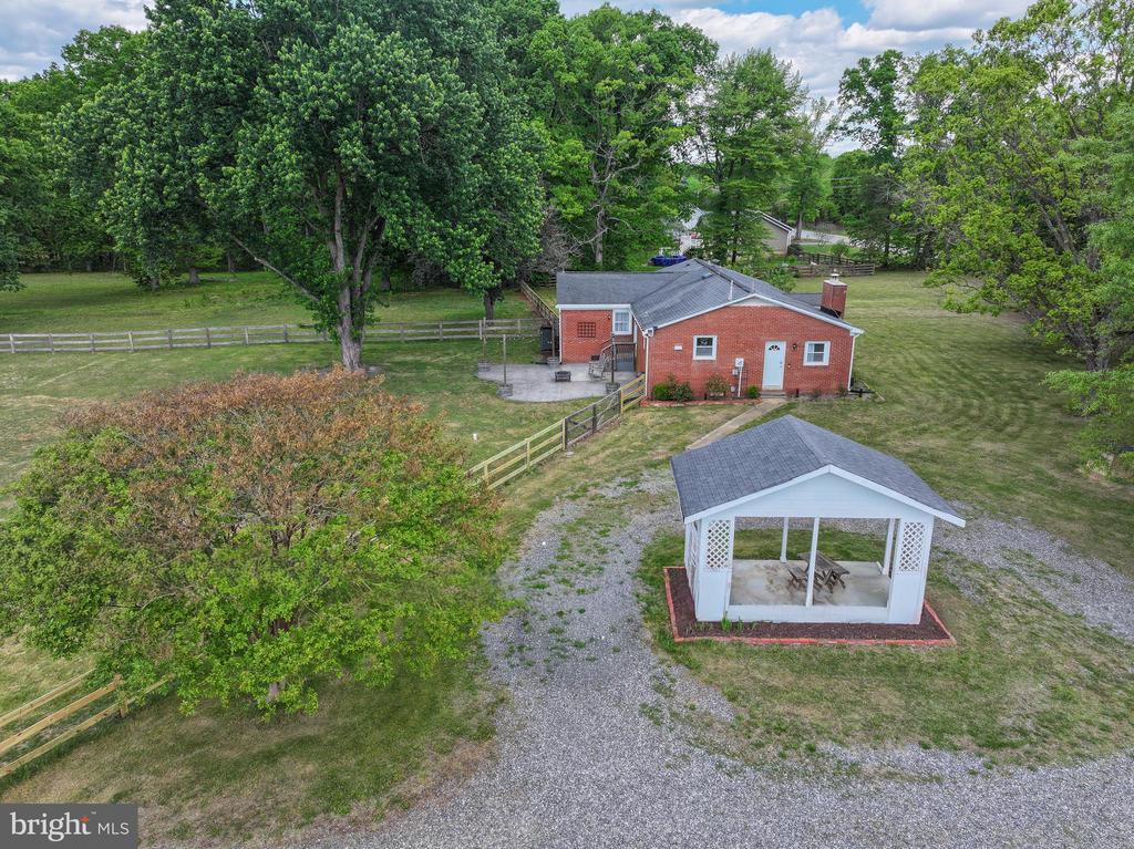 13656 POST OAK RD, SPOTSYLVANIA, Virginia 22551, 3 Bedrooms Bedrooms, ,2 BathroomsBathrooms,Residential,13656 POST OAK RD,VASP2041434 MLS # VASP2041434