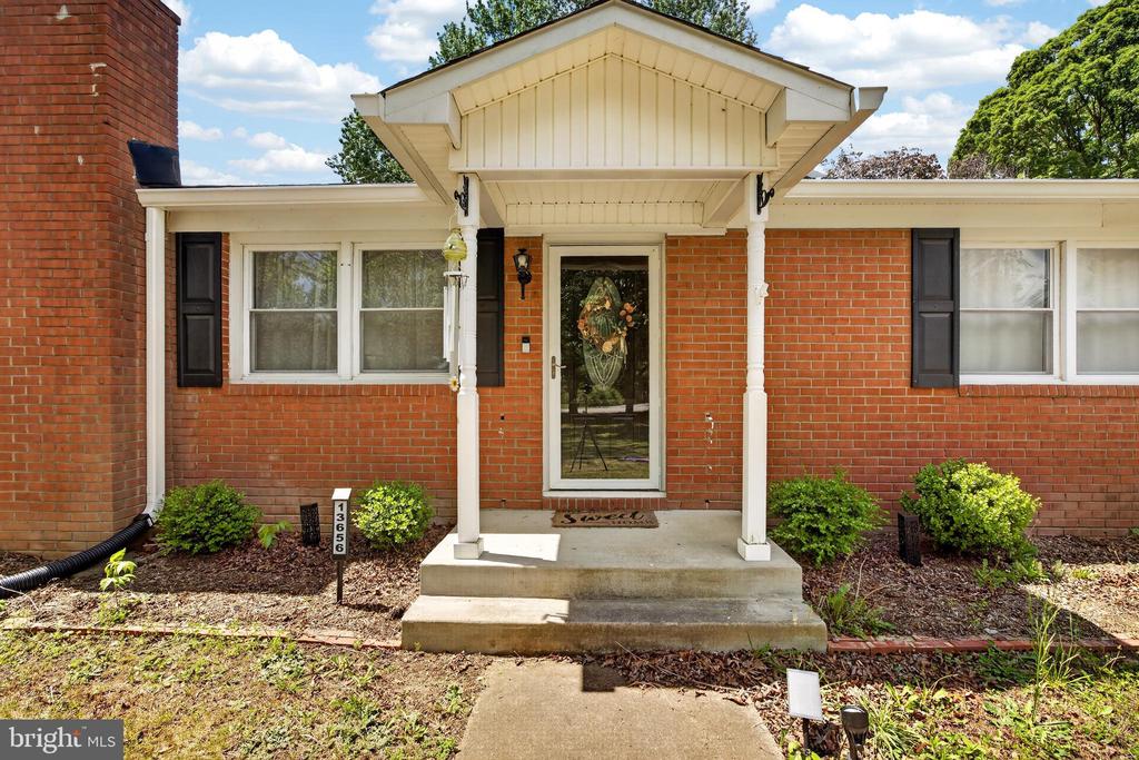 13656 POST OAK RD, SPOTSYLVANIA, Virginia 22551, 3 Bedrooms Bedrooms, ,2 BathroomsBathrooms,Residential,13656 POST OAK RD,VASP2041434 MLS # VASP2041434