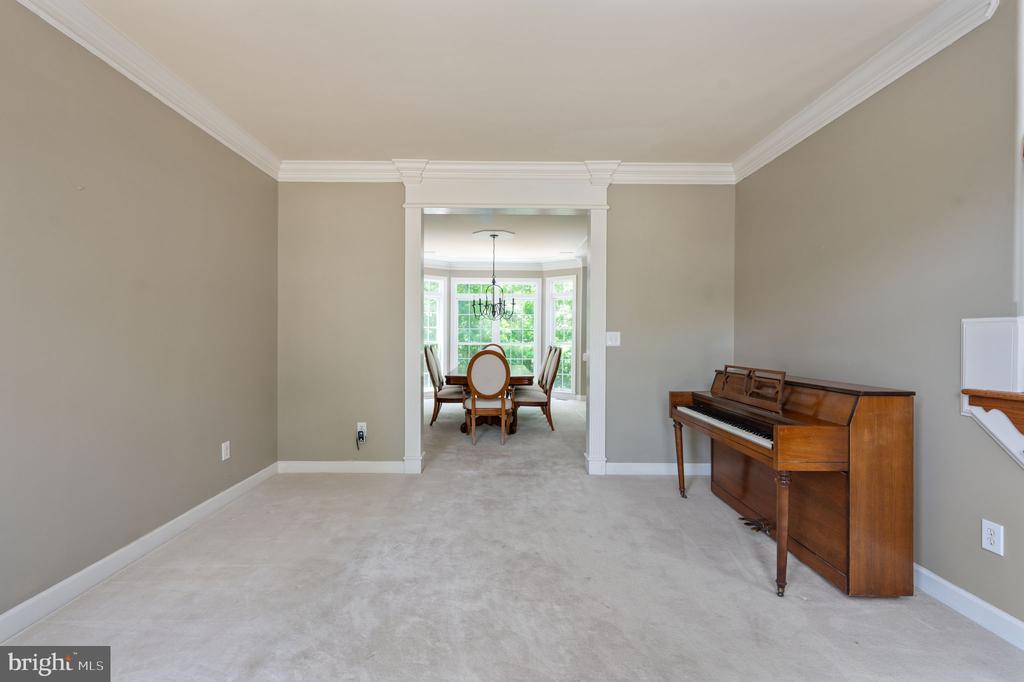 12814 WILLOW POINT DR, FREDERICKSBURG, Virginia 22408, 4 Bedrooms Bedrooms, ,3 BathroomsBathrooms,Residential,12814 WILLOW POINT DR,VASP2041642 MLS # VASP2041642