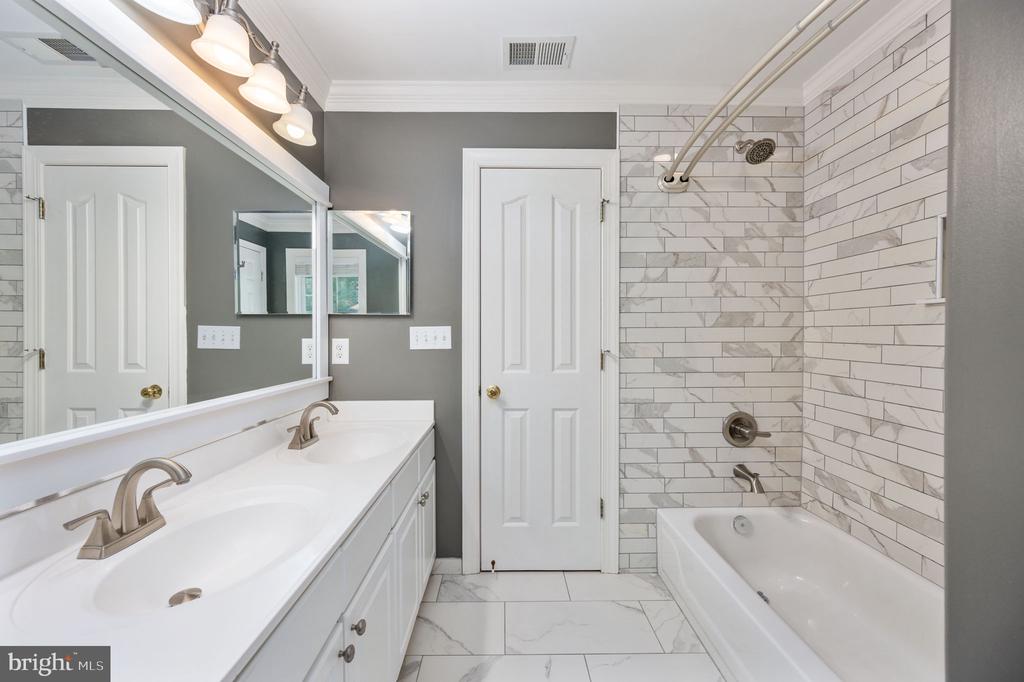 12814 WILLOW POINT DR, FREDERICKSBURG, Virginia 22408, 4 Bedrooms Bedrooms, ,3 BathroomsBathrooms,Residential,12814 WILLOW POINT DR,VASP2041642 MLS # VASP2041642