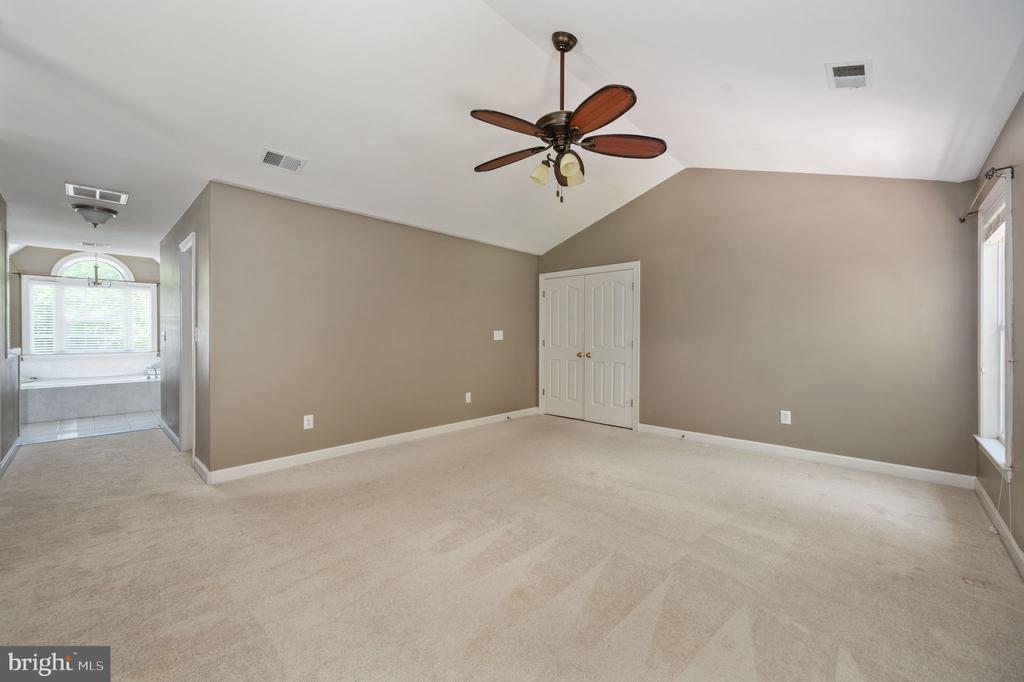 12814 WILLOW POINT DR, FREDERICKSBURG, Virginia 22408, 4 Bedrooms Bedrooms, ,3 BathroomsBathrooms,Residential,12814 WILLOW POINT DR,VASP2041642 MLS # VASP2041642