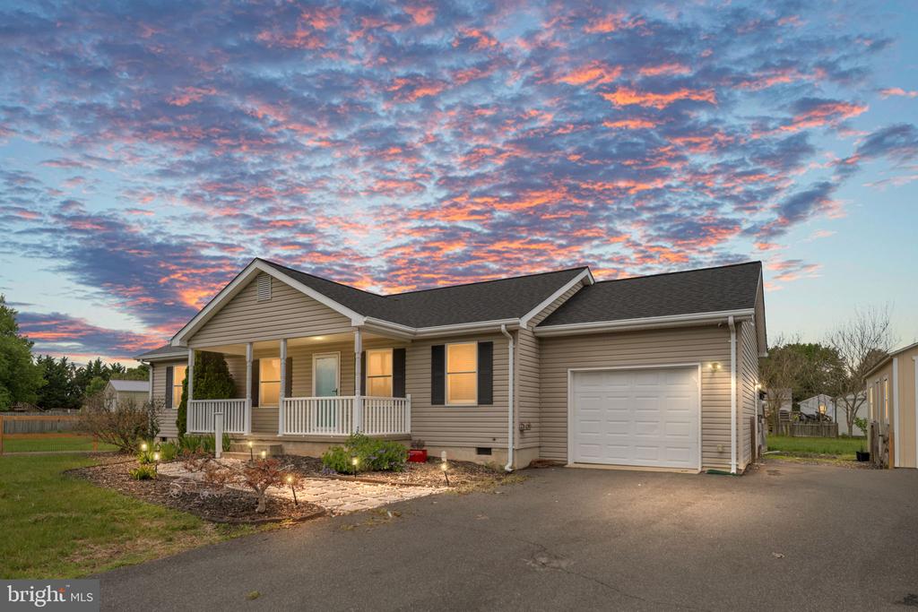 11211 WOLFE CT, BEALETON, Virginia 22712, 3 Bedrooms Bedrooms, ,2 BathroomsBathrooms,Residential,11211 WOLFE CT,VAFQ2021988 MLS # VAFQ2021988
