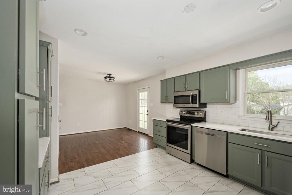 11211 WOLFE CT, BEALETON, Virginia 22712, 3 Bedrooms Bedrooms, ,2 BathroomsBathrooms,Residential,11211 WOLFE CT,VAFQ2021988 MLS # VAFQ2021988