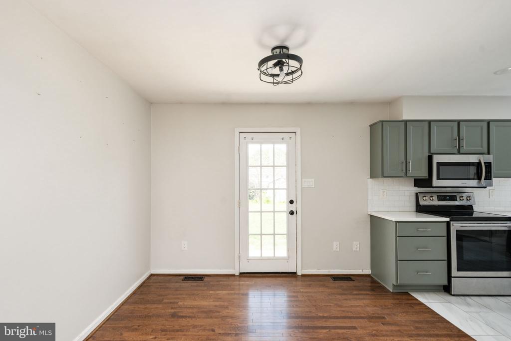 11211 WOLFE CT, BEALETON, Virginia 22712, 3 Bedrooms Bedrooms, ,2 BathroomsBathrooms,Residential,11211 WOLFE CT,VAFQ2021988 MLS # VAFQ2021988