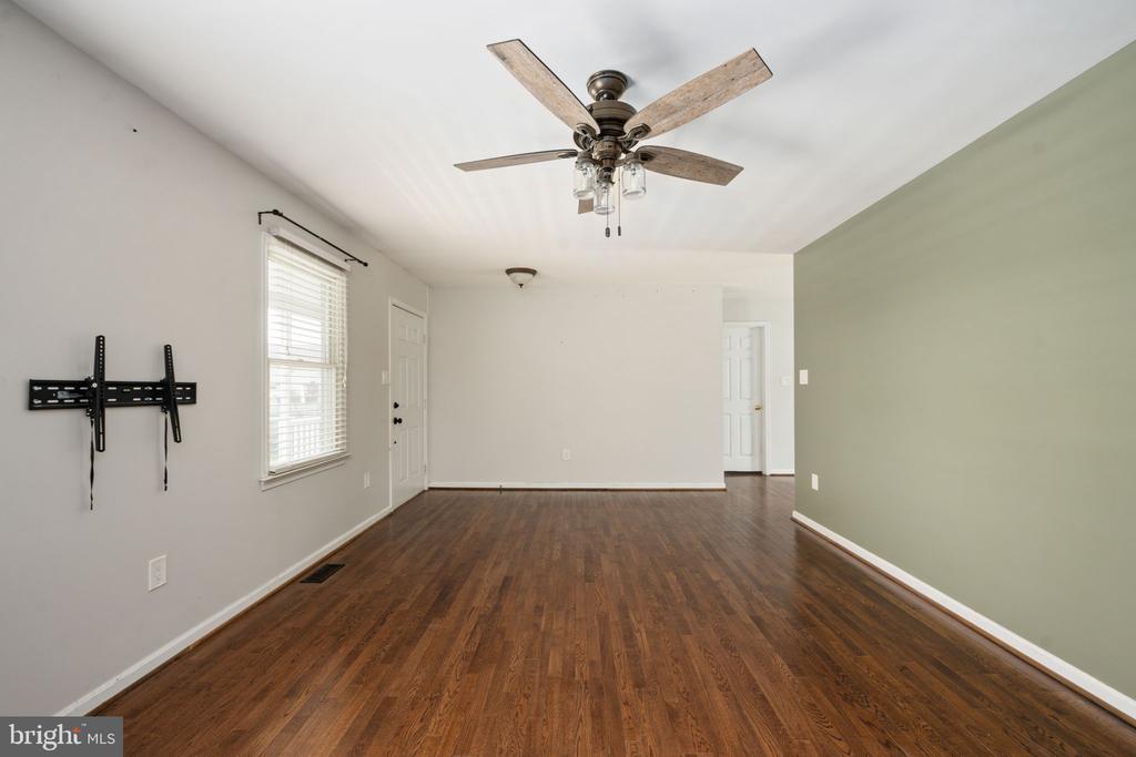 11211 WOLFE CT, BEALETON, Virginia 22712, 3 Bedrooms Bedrooms, ,2 BathroomsBathrooms,Residential,11211 WOLFE CT,VAFQ2021988 MLS # VAFQ2021988