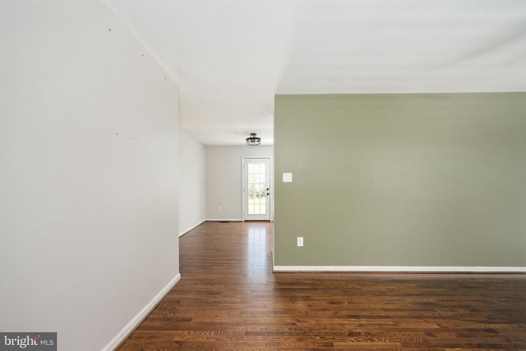 11211 WOLFE CT, BEALETON, Virginia 22712, 3 Bedrooms Bedrooms, ,2 BathroomsBathrooms,Residential,11211 WOLFE CT,VAFQ2021988 MLS # VAFQ2021988