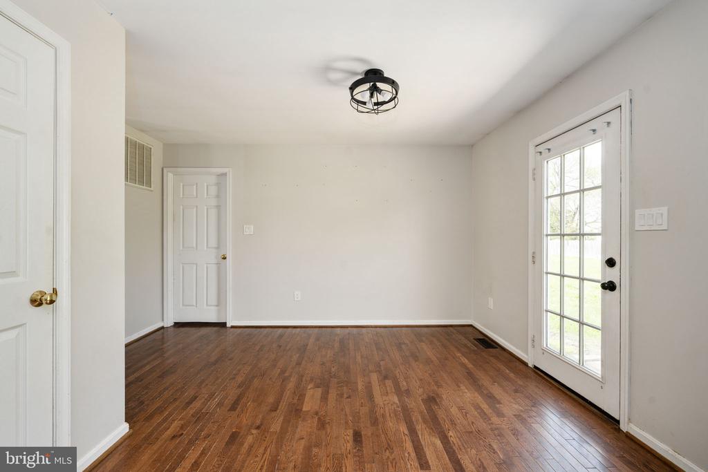 11211 WOLFE CT, BEALETON, Virginia 22712, 3 Bedrooms Bedrooms, ,2 BathroomsBathrooms,Residential,11211 WOLFE CT,VAFQ2021988 MLS # VAFQ2021988