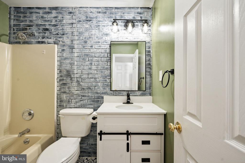 11211 WOLFE CT, BEALETON, Virginia 22712, 3 Bedrooms Bedrooms, ,2 BathroomsBathrooms,Residential,11211 WOLFE CT,VAFQ2021988 MLS # VAFQ2021988