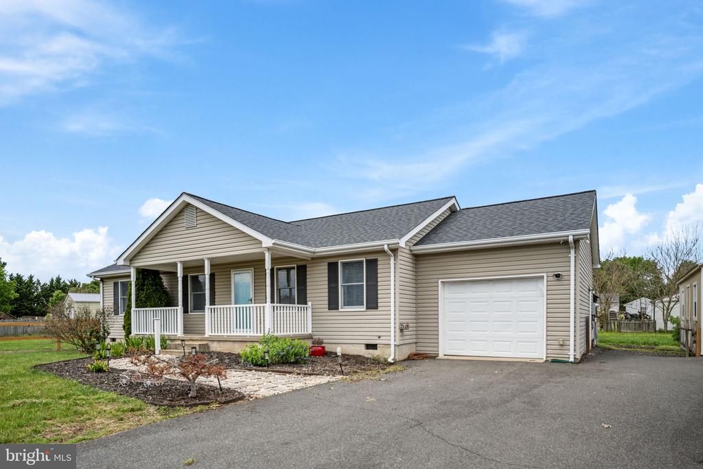 11211 WOLFE CT, BEALETON, Virginia 22712, 3 Bedrooms Bedrooms, ,2 BathroomsBathrooms,Residential,11211 WOLFE CT,VAFQ2021988 MLS # VAFQ2021988