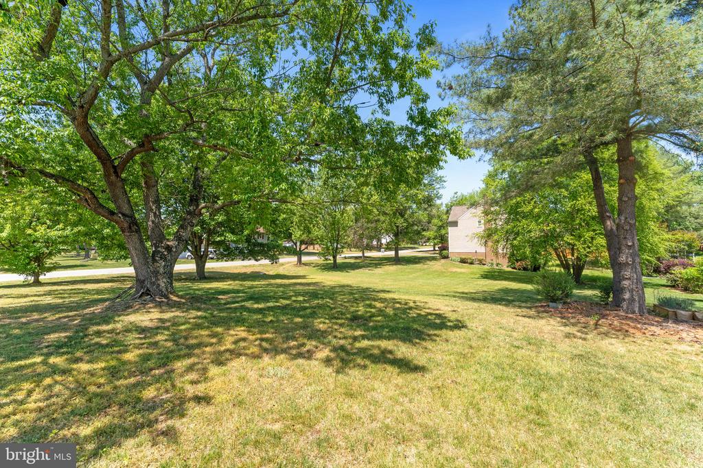 11301 BEAUCLAIRE BLVD, FREDERICKSBURG, Virginia 22408, 5 Bedrooms Bedrooms, ,3 BathroomsBathrooms,Residential,11301 BEAUCLAIRE BLVD,VASP2041678 MLS # VASP2041678