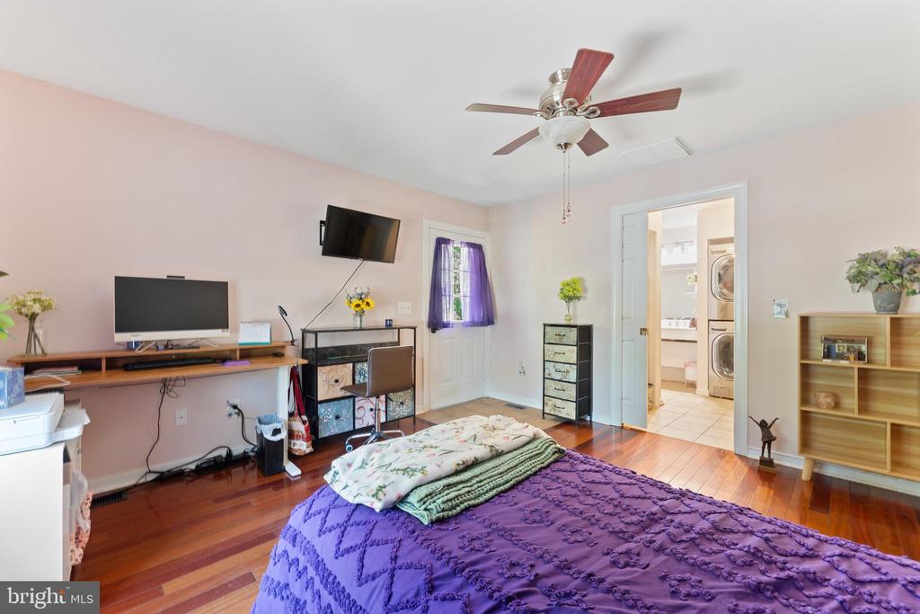 11301 BEAUCLAIRE BLVD, FREDERICKSBURG, Virginia 22408, 5 Bedrooms Bedrooms, ,3 BathroomsBathrooms,Residential,11301 BEAUCLAIRE BLVD,VASP2041678 MLS # VASP2041678