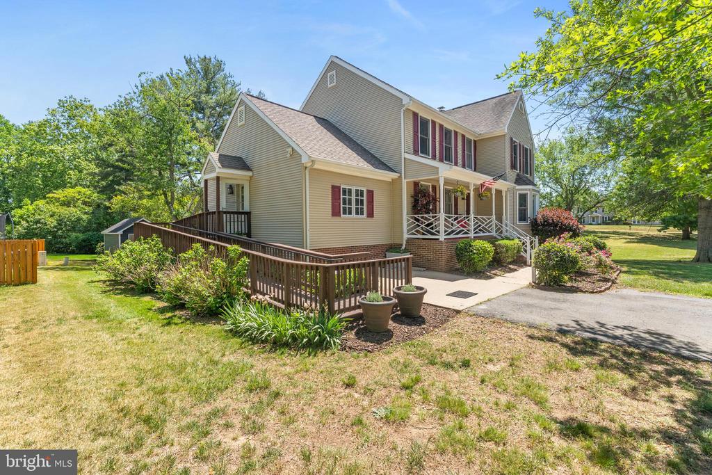 11301 BEAUCLAIRE BLVD, FREDERICKSBURG, Virginia 22408, 5 Bedrooms Bedrooms, ,3 BathroomsBathrooms,Residential,11301 BEAUCLAIRE BLVD,VASP2041678 MLS # VASP2041678